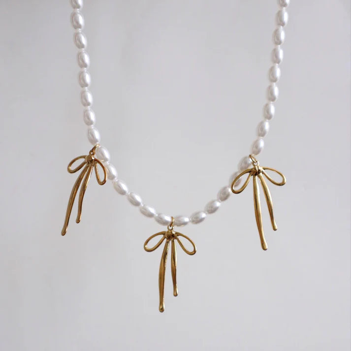 Belle Bow Pearl Necklace