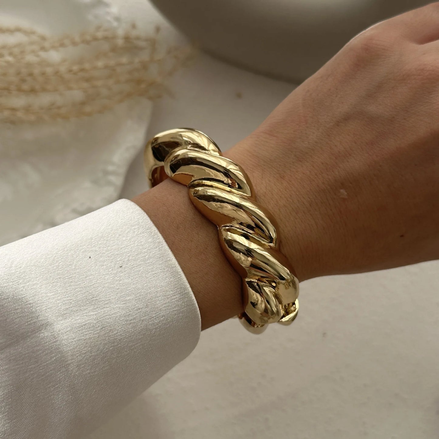 Evora™ Elegant Gold-Plated Chain Bracelet