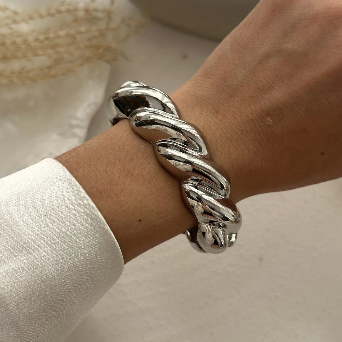 Evora™ Elegant Gold-Plated Chain Bracelet